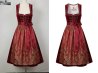 Vestido dirndl azul y crema antes y después del efecto maniquí invisible con interior del cuello y etiqueta visibles
