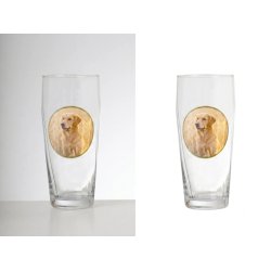 Recorte de vaso de cerveza personalizado con fondo blanco limpio para e-commerce