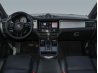Salpicadero de un vehículo premium para retoque profesional de interiores de coche.